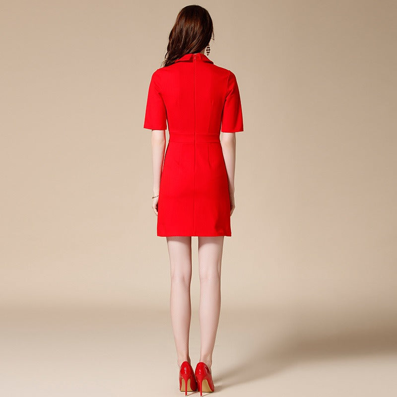 Minimalistisches kurzes Damenkleid mit Rundhalsausschnitt - Amelia