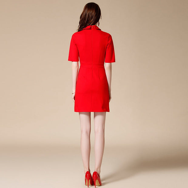 Minimalistisches kurzes Damenkleid mit Rundhalsausschnitt - Amelia