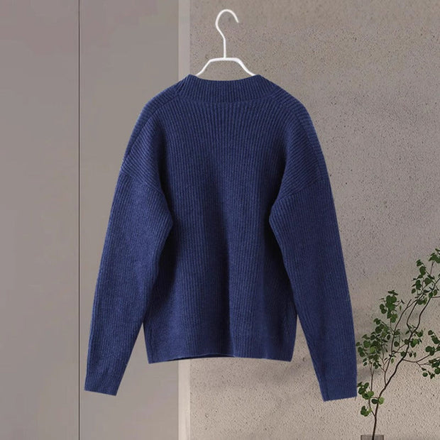 Cardigan structuré en maille pour femme avec bouton doré croisé, style sophistiqué - Ysaline