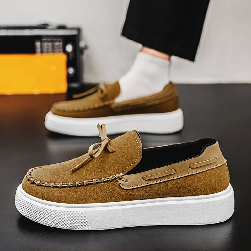 Herren-Slipper aus Wildleder mit weißer Sohle - Bennett