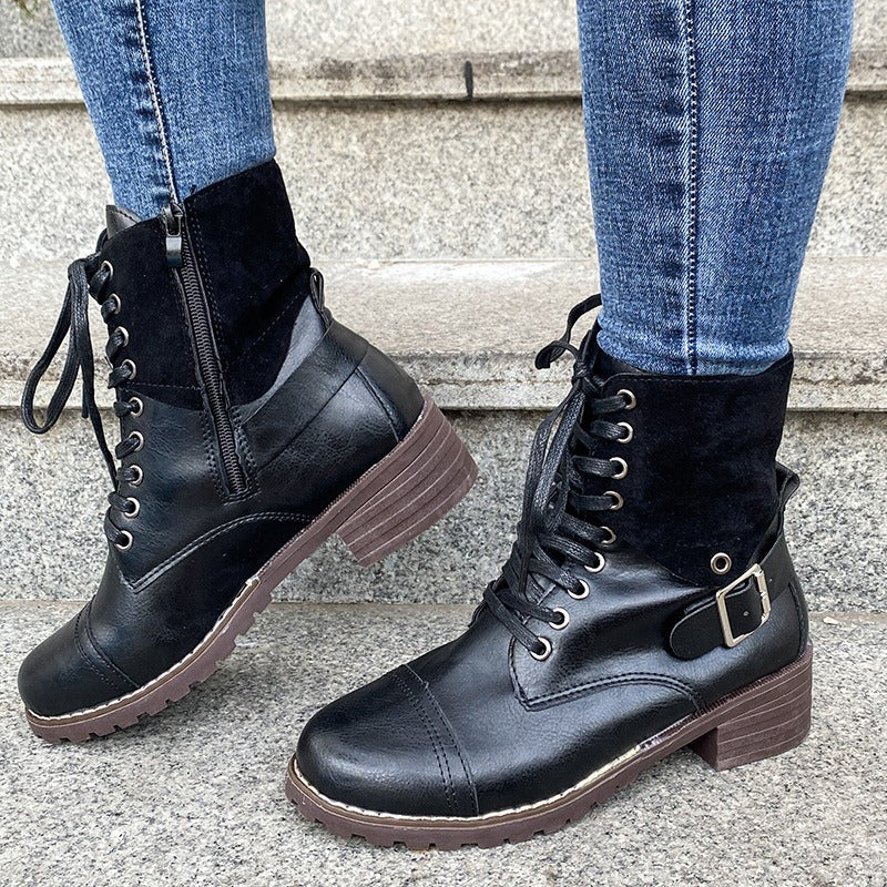 Damenstiefel aus Kunstleder mit Schnürsenkeln im Militärstil - Estela