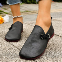 Flache Damen-Slipper im Retro-Stil mit handgemachter Stickerei - Elena