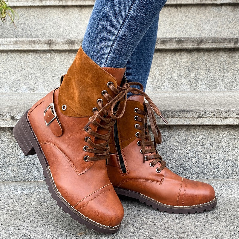 Damenstiefel aus Kunstleder mit Schnürsenkeln im Militärstil - Estela
