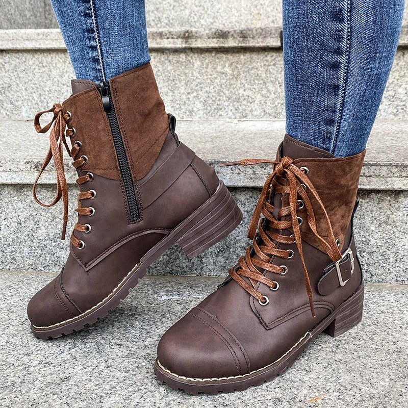 Damenstiefel aus Kunstleder mit Schnürsenkeln im Militärstil - Estela