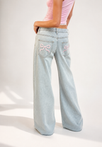 Damenjeans mit niedriger Leibhöhe, weitem Bein und langer Passform – Kerstin