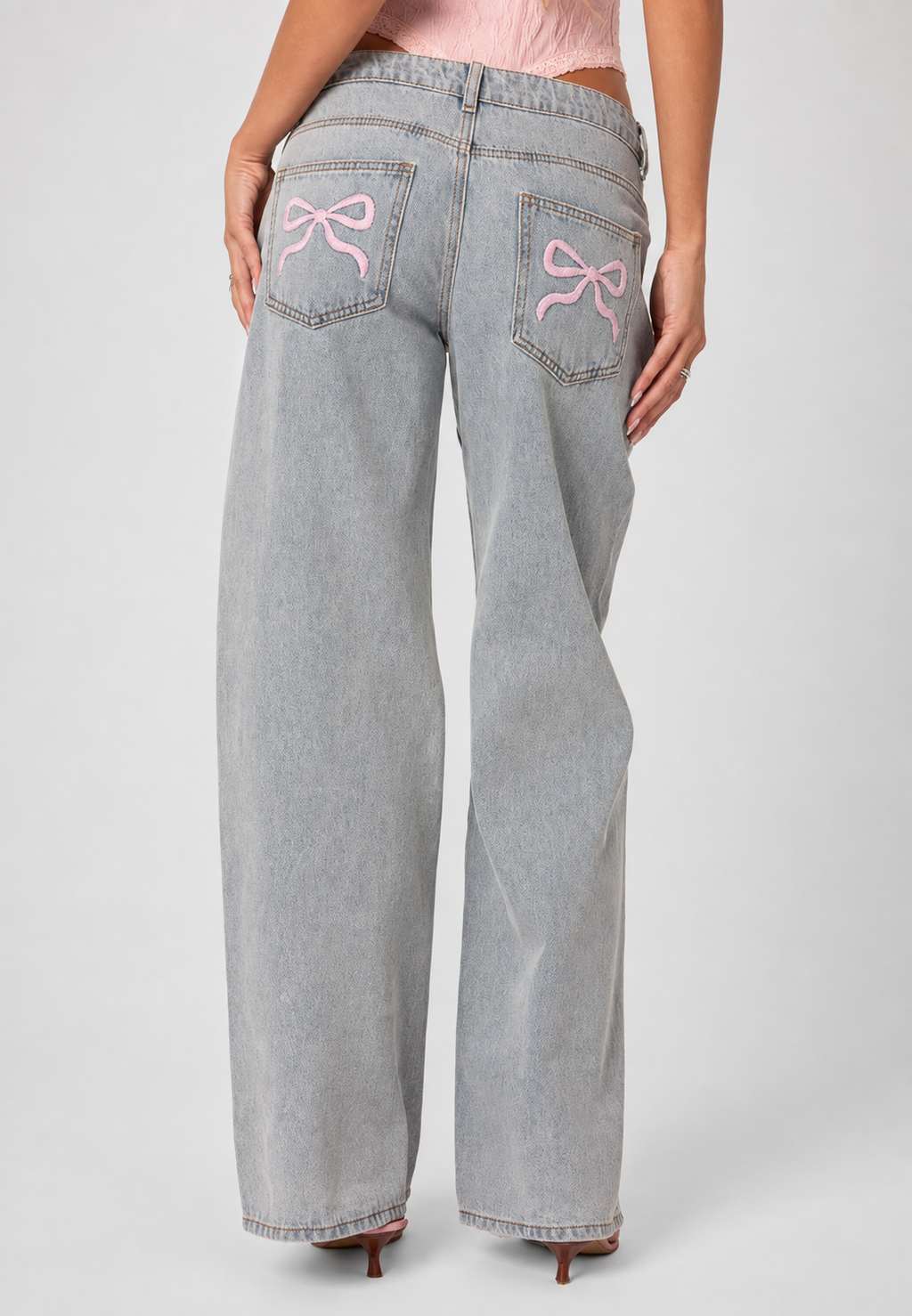Damenjeans mit niedriger Leibhöhe, weitem Bein und langer Passform – Kerstin