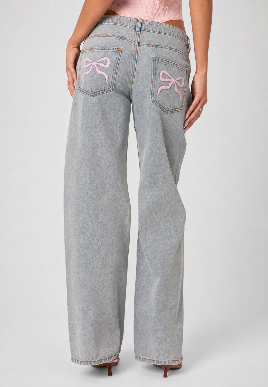 Damenjeans mit niedriger Leibhöhe, weitem Bein und langer Passform – Kerstin