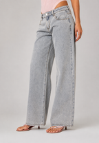 Damenjeans mit niedriger Leibhöhe, weitem Bein und langer Passform – Kerstin
