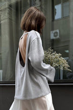 Oversize-Damenpullover mit offenem Rücken und langen Ärmeln – Mireya