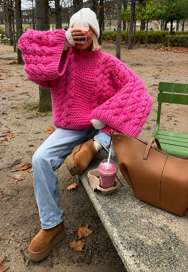 Oversize-Damenpullover mit Zopfmuster, ausgestelltem Ärmel und hohem Kragen – Nerina
