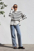 Oversize-Strickpullover für Damen mit Streifen und hohem Kragen – Runa