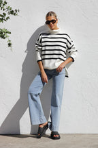 Oversize-Strickpullover für Damen mit Streifen und hohem Kragen – Runa