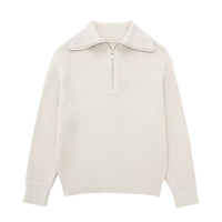 Damenpullover mit Streifen, halbem Reißverschluss und Stehkragen – Holly