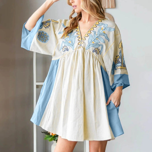 Avery - Robe à col en V à manches imprimées de fleurs