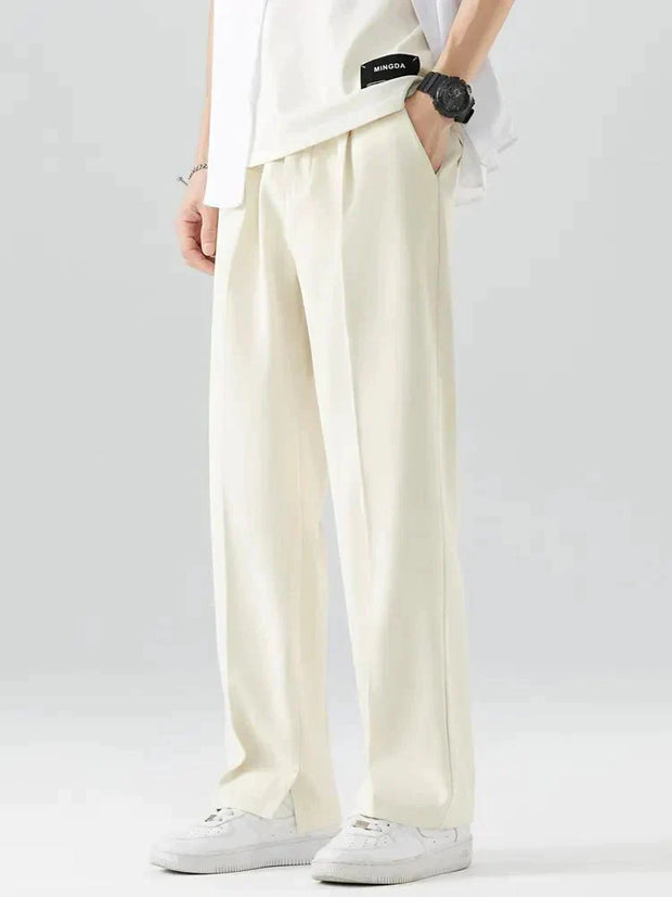 Pantalon à plis moderne