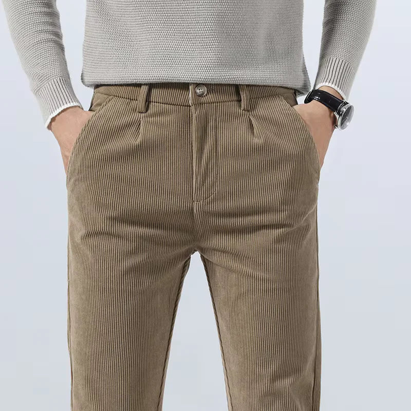 Herren-Cordhose mit Bundfalten und Seitentaschen – Corvin