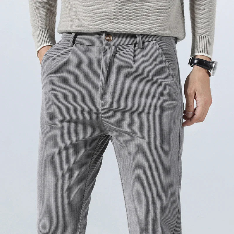 Herren-Cordhose mit Bundfalten und Seitentaschen – Corvin