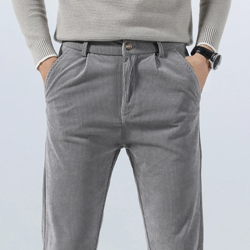 Herren-Cordhose mit Bundfalten und Seitentaschen – Corvin