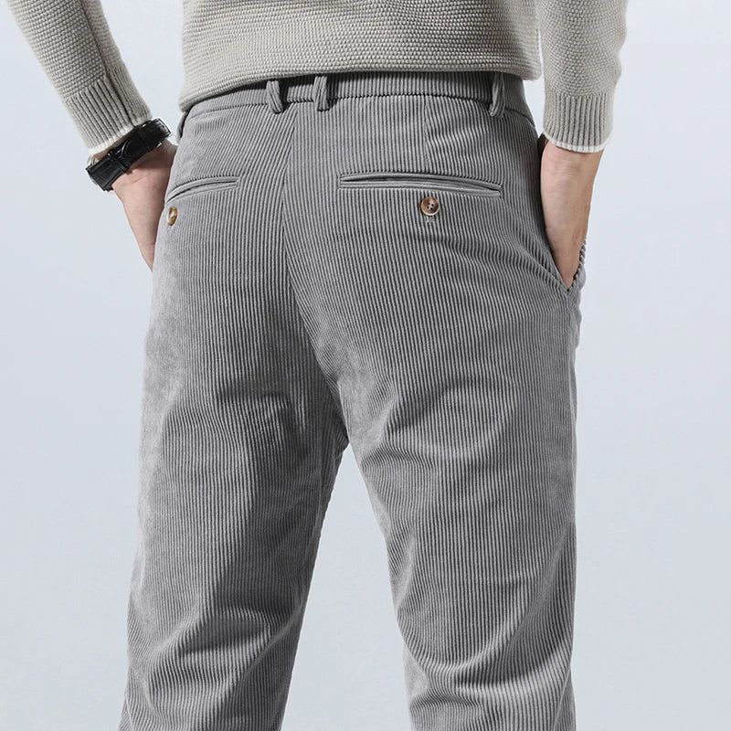 Herren-Cordhose mit Bundfalten und Seitentaschen – Corvin