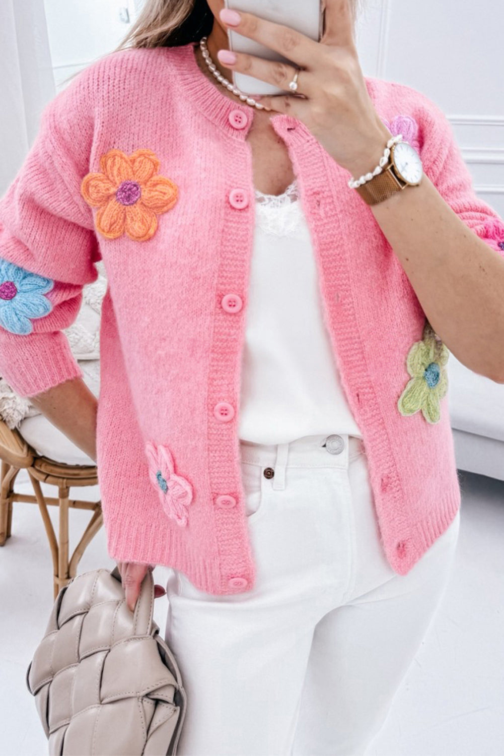 Arielle - Niedliche, gestrickte Strickjacke mit Blumenmuster und Knöpfen
