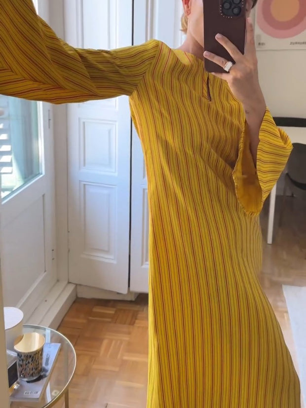 Ranora - Robe rayée avec manches en corne