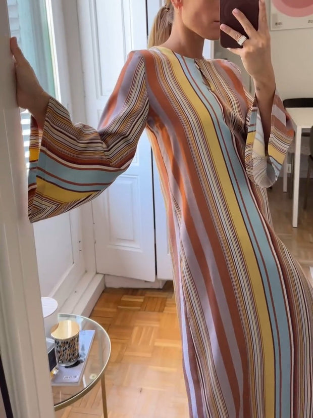 Ranora - Robe rayée avec manches en corne