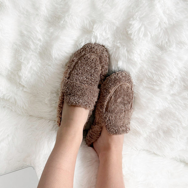 Chaussons en peluche pour femmes avec finition enveloppante - Ylva