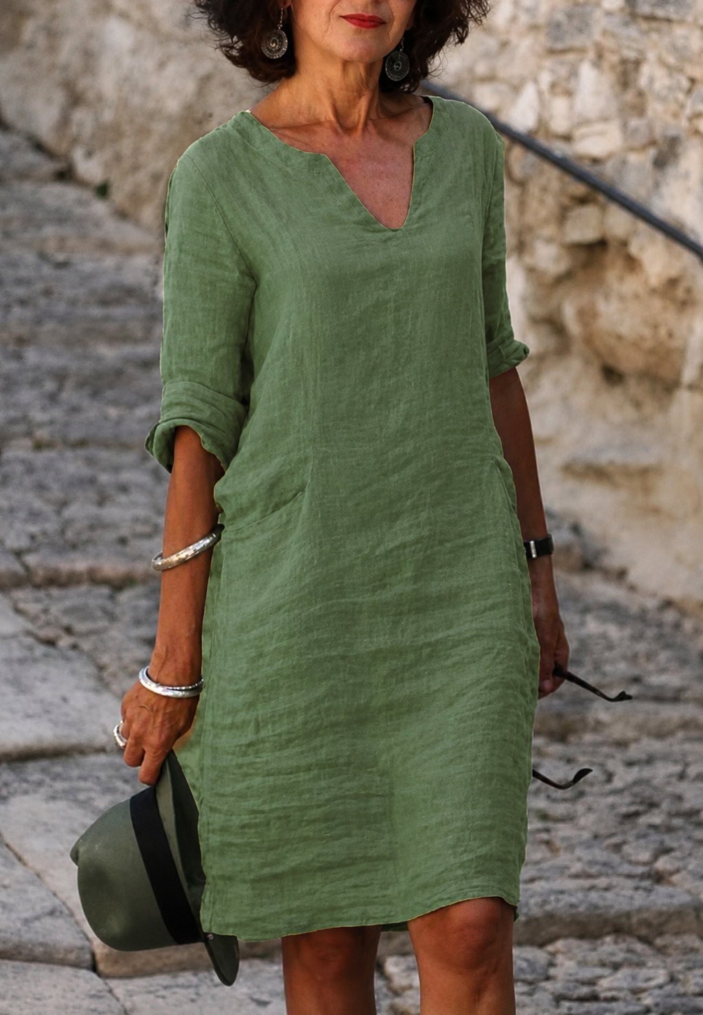 Lässiges Damenkleid mit V-Ausschnitt und 3/4-Ärmeln – Elvy
