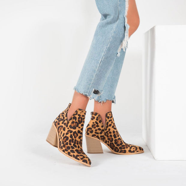 Kenia - Bottines en daim à bout pointu et talon épais cranté