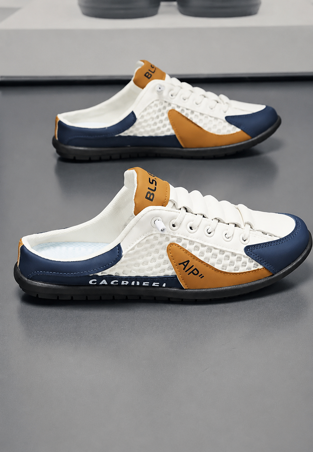 Herren-Sneaker mit perforierten Einsätzen und Schnürung – Elias